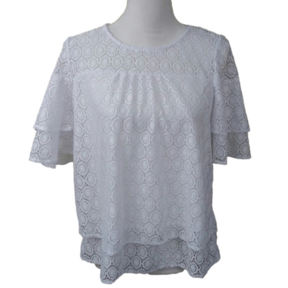 NY Collection Petite White Two Tier Lace Short Sleeve Keyhole Button Back Top - Picture 1 of 8